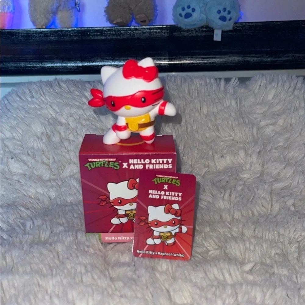 McDonald’s happy meal Sanrio Hello Kitty x Raphael Figure for a game of sorts